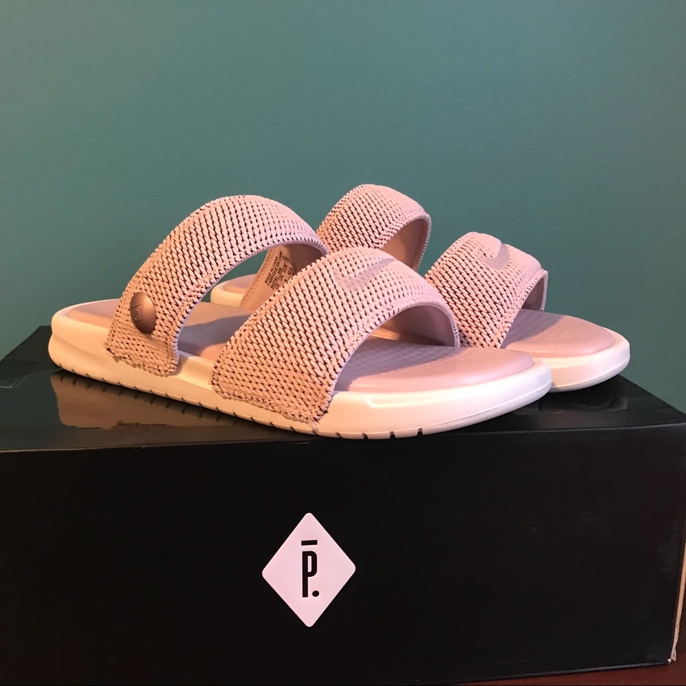 Nike Benassi Duo Slides